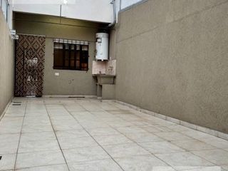 Foto 9 de Triplex de cuatro ambientes con patio y terraza en Lomas del Mirador!
