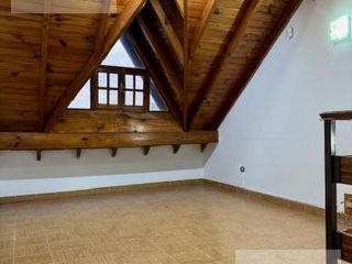 Foto 22 de Triplex de cuatro ambientes con patio y terraza en Lomas del Mirador!