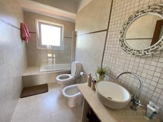 Foto 16 de Casa sobre lote a la laguna en venta en Barrancas del Lago