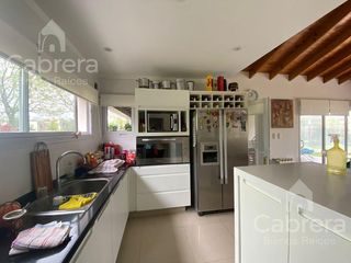 Foto 8 de Venta de casa 4 dormitorios con parque en Haras del Sur I, La Plata