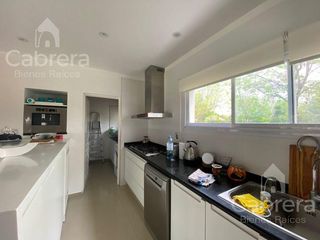 Foto 7 de Venta de casa 4 dormitorios con parque en Haras del Sur I, La Plata