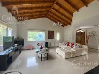 Foto 3 de Venta de casa 4 dormitorios con parque en Haras del Sur I, La Plata