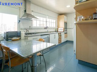 Foto 6 de Semipiso de 4 ambientes con cochera en venta en Doblas al 500