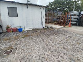 Foto 7 de Mitad del Mundo, Galpón en Renta, 690m2, 1 Ambiente