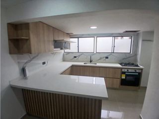 Foto 4 de RENTA APARTAMENTO AMPLIO EN LA CIRCUNVALAR