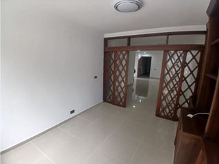 Foto 9 de RENTA APARTAMENTO AMPLIO EN LA CIRCUNVALAR