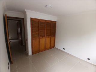 Foto 15 de RENTA APARTAMENTO AMPLIO EN LA CIRCUNVALAR