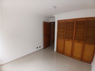 Foto 13 de RENTA APARTAMENTO AMPLIO EN LA CIRCUNVALAR