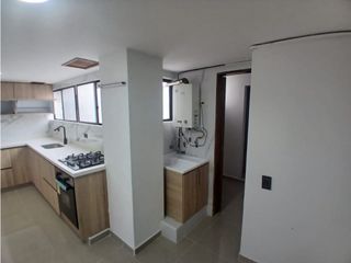 Foto 3 de RENTA APARTAMENTO AMPLIO EN LA CIRCUNVALAR