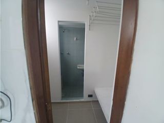 Foto 6 de RENTA APARTAMENTO AMPLIO EN LA CIRCUNVALAR