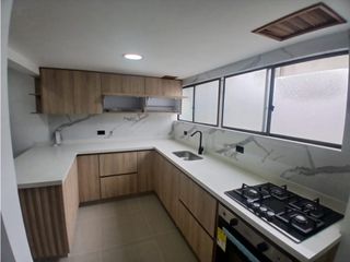 Foto 1 de RENTA APARTAMENTO AMPLIO EN LA CIRCUNVALAR