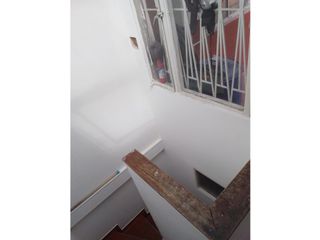 Foto 3 de Se Vende Casa de 4 Pisos Frente a Parque – Suba, Bogotá