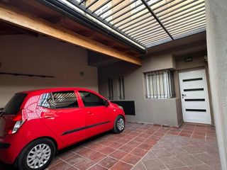 Foto 4 de Casa 2 dormitorios con patio verde