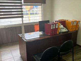 Foto 5 de RENTO LOCAL CON OFICINAS EN SECTOR COMERCIAL AMERICA Y MAÑOSCA