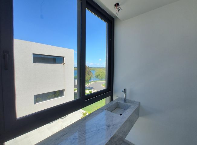 place photo 57