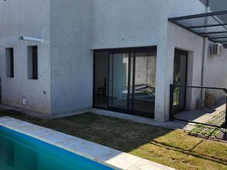 Foto 2 de Duplex  en Distrito Sur