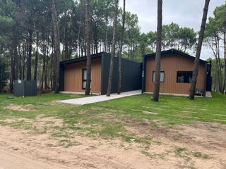 Foto 2 de VENTA, CASA, VILLAROBLES, BARRIO BRINZALES, LOTE 186, 7 AMBIENTES