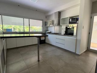 Foto 4 de Alquiler Casa Amoblada - 3 Dormitorios - Barrio Los Arboles