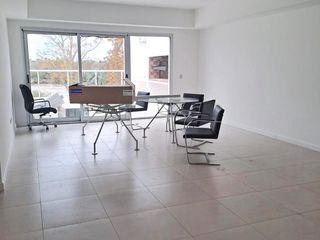Foto 2 de Hogar Frente Al Río: Confort, Vistas Únicas y un Estilo de Vida Exclusivo