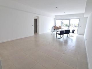 Foto 4 de Hogar Frente Al Río: Confort, Vistas Únicas y un Estilo de Vida Exclusivo