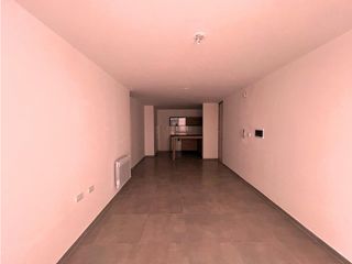 Foto 4 de DEPARTAMENTO EN VENTA PLENO CENTRO,  EN PASEO CIBELES, CON COCHERA