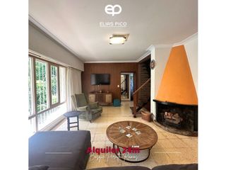 Foto 3 de Casa en alquiler en Bosque Peralta Ramos con pileta y quincho