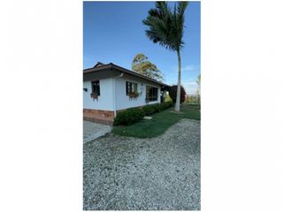 Foto 4 de Venta de Hermosa Casa Campestre Cerca del Aeropuerto