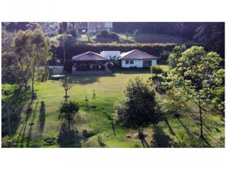 Foto 2 de Venta de Hermosa Casa Campestre Cerca del Aeropuerto