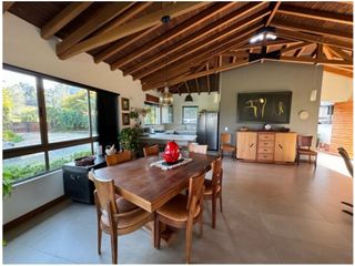 Foto 11 de Venta de Hermosa Casa Campestre Cerca del Aeropuerto
