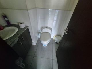 Foto 7 de VENTA OFICINA  CON PARQUEO VISTA AL RIO PUERTO SANTA ANA (AGE)