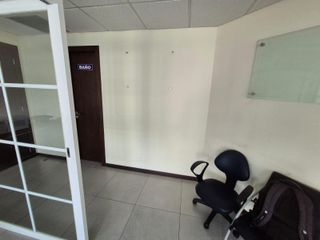 Foto 3 de VENTA OFICINA  CON PARQUEO VISTA AL RIO PUERTO SANTA ANA (AGE)