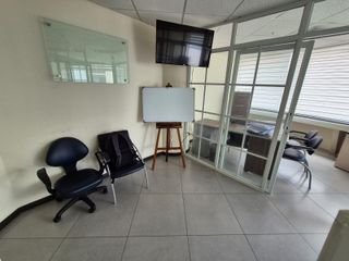 Foto 4 de VENTA OFICINA  CON PARQUEO VISTA AL RIO PUERTO SANTA ANA (AGE)