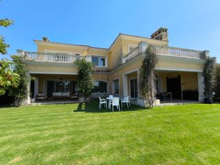 Foto 6 de VENTA DE CASA 7 AMBIENTES A LA LAGUNA CASTORES NORDELTA