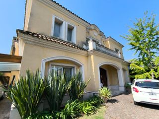 Foto 5 de VENTA DE CASA 7 AMBIENTES A LA LAGUNA CASTORES NORDELTA