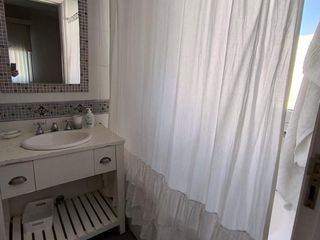 Foto 27 de VENTA DE CASA 7 AMBIENTES A LA LAGUNA CASTORES NORDELTA