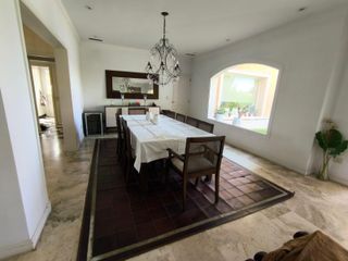 Foto 10 de VENTA DE CASA 7 AMBIENTES A LA LAGUNA CASTORES NORDELTA