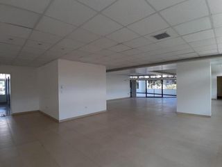 Foto 2 de RENTO OFICINA 180m2 - AVENIDA BRASIL.