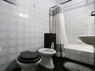 Foto 14 de DEPARTAMENTO 4 AMBIENTES VENTA BOEDO COCHERA