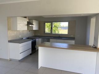 Foto 9 de Casa de 3 dormitorios en alquiler en La Castilla Club de Campo