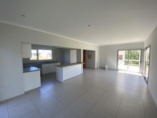 Foto 6 de Casa de 3 dormitorios en alquiler en La Castilla Club de Campo