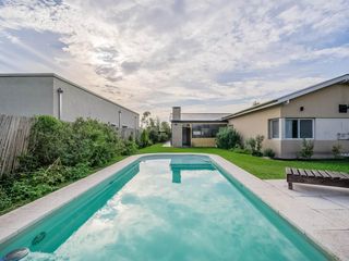 Foto 40 de Casa 4AMB con PISCINA -  Santa Elena