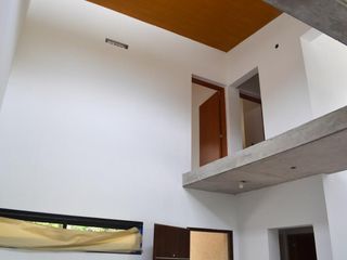 Foto 16 de Venta Casa 3 Dorm. Desarrollada en 2 plantas. Cochera. Importante Patio verde arbolado .  Funes