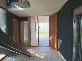 Foto 5 de Imponente Casa al lago en los puentes
