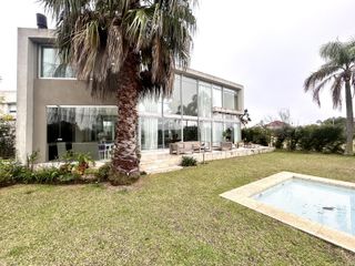 Foto 33 de Los Alisos  casa con 4 dormitorios al agua en Nordelta, alquiler con muebles. Anual o temporal.