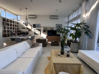 Foto 14 de Los Alisos  casa con 4 dormitorios al agua en Nordelta, alquiler con muebles. Anual o temporal.