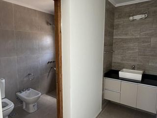 Foto 13 de Departamento en alquiler de 2 dormitorios a estrenar a mts. de Av. H. Yrigoyen