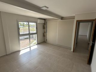 Foto 11 de Departamento en alquiler de 2 dormitorios a estrenar a mts. de Av. H. Yrigoyen