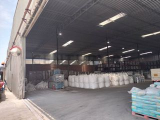 Foto 6 de SE VENDE LOCAL INDUSTRIAL