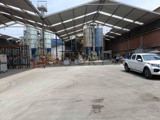 Foto 1 de SE VENDE LOCAL INDUSTRIAL