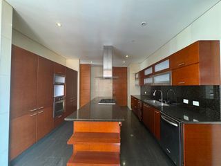 Foto 6 de ¡OPORTUNIDAD ÚNICA! Apartamento de Lujo en Rosales Reservado